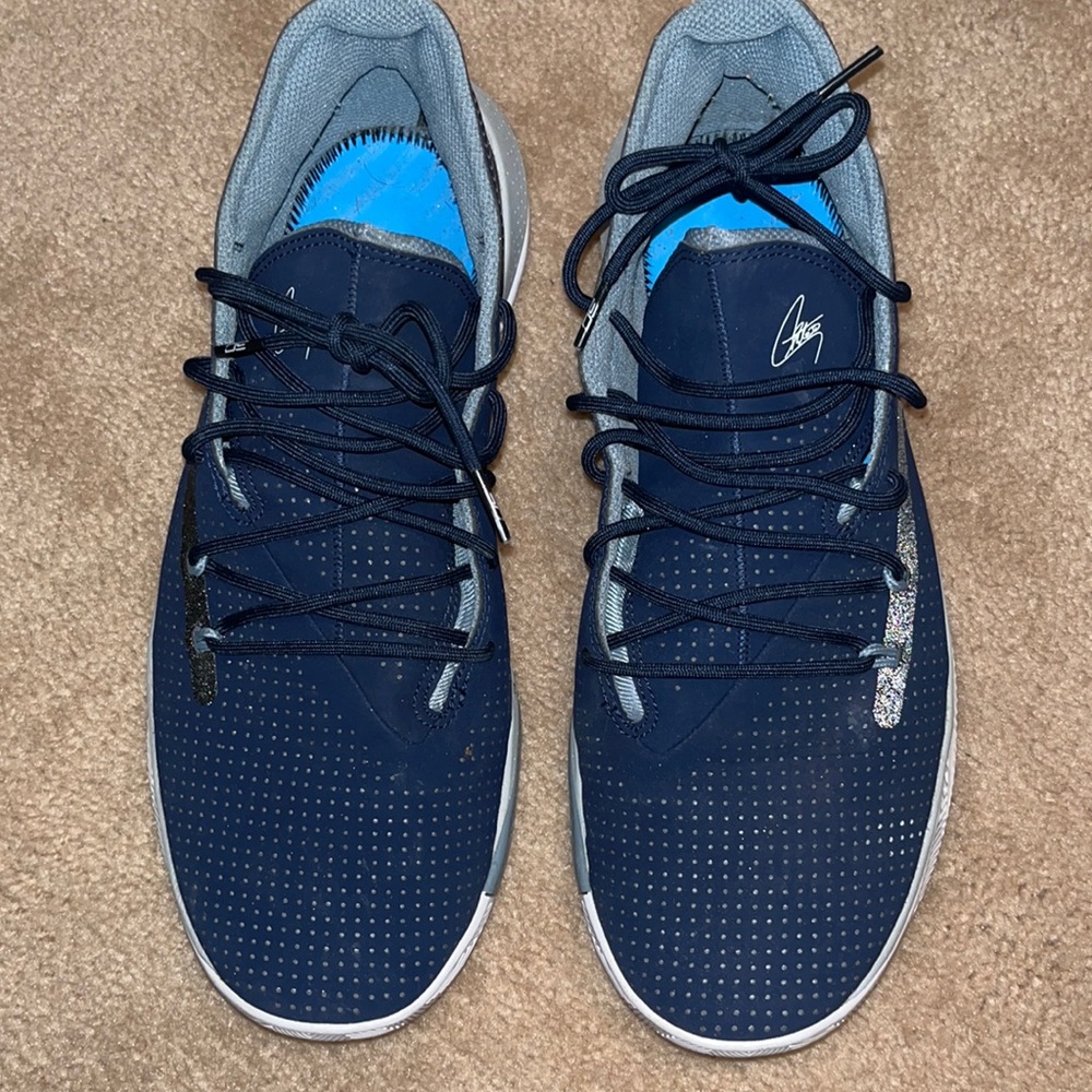 Mens sneakers